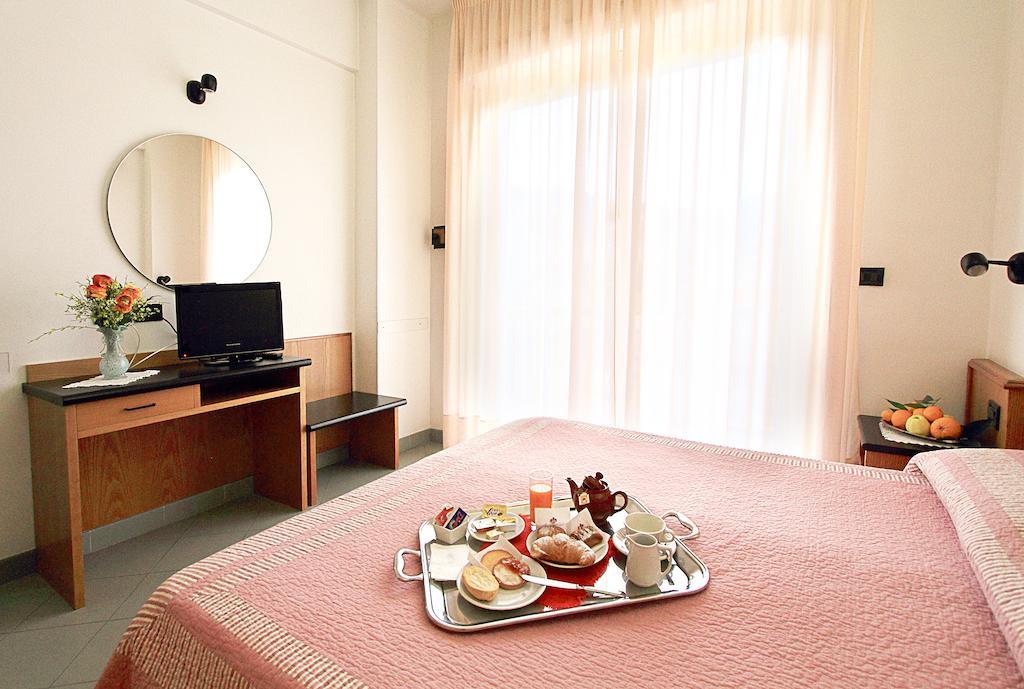 Hotel Adler Alassio Luaran gambar